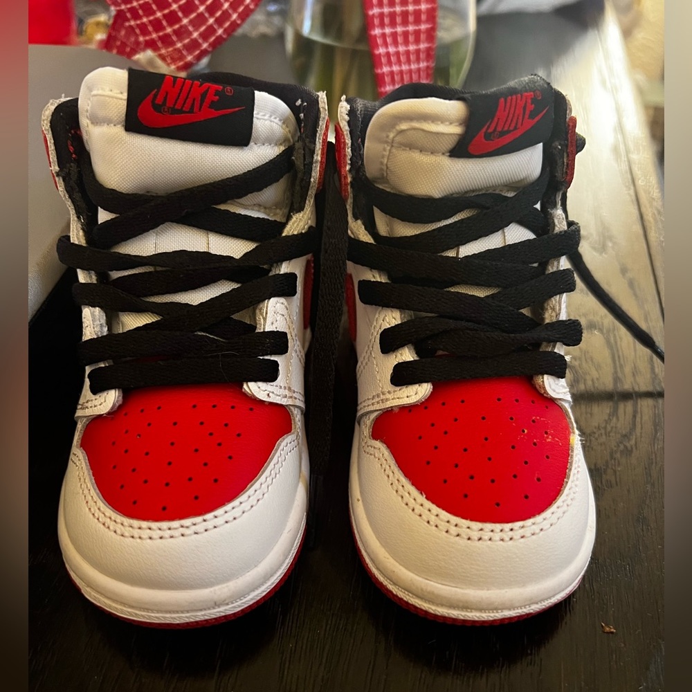 Jordan 1’s - Picture 3 of 4
